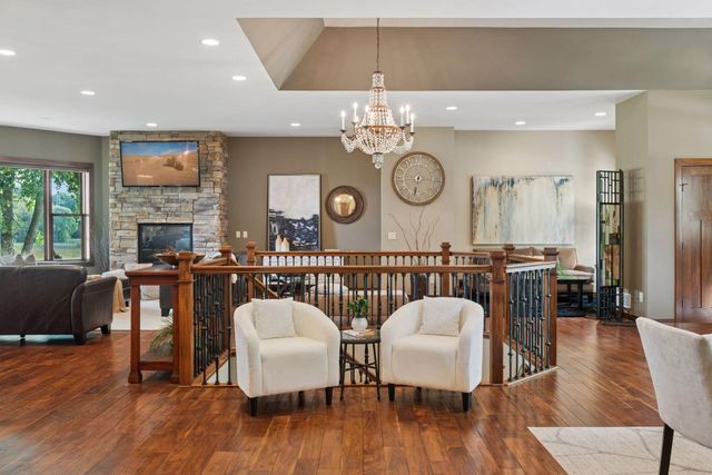 19900 Cottagewood Road, Deephaven, MN 55331