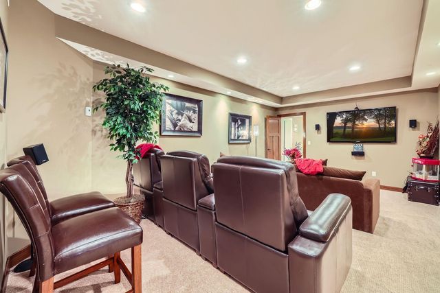 19900 Cottagewood Road, Deephaven, MN 55331