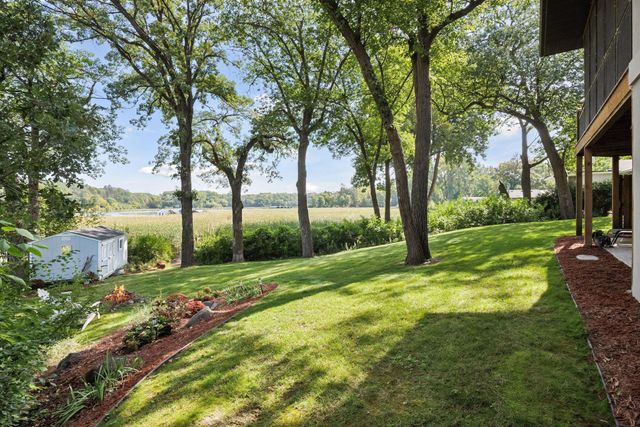 19900 Cottagewood Road, Deephaven, MN 55331