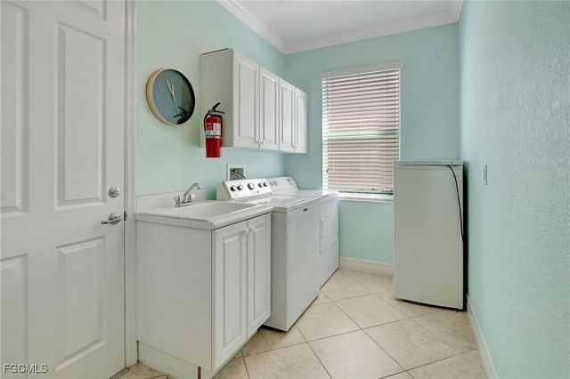 10430 Spruce Pine CT, Fort Myers, FL 33913