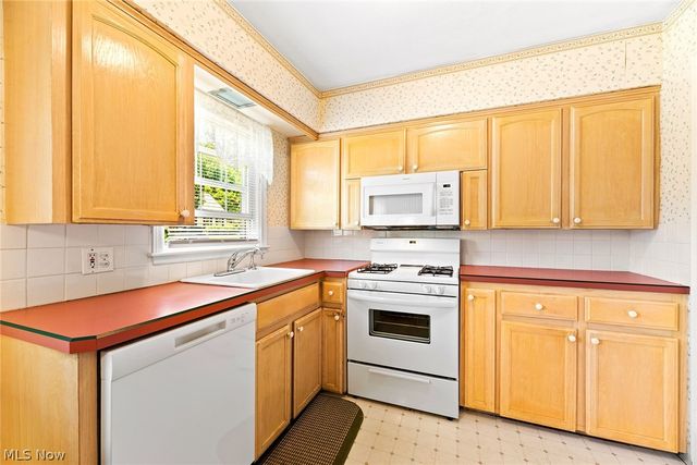 2585 25th Street, Cuyahoga Falls, OH 44223