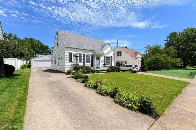 2585 25th Street, Cuyahoga Falls, OH 44223