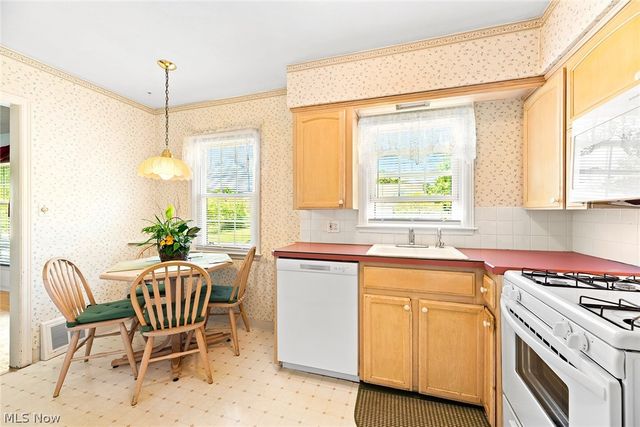 2585 25th Street, Cuyahoga Falls, OH 44223