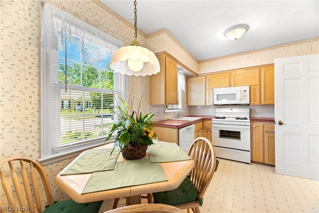 2585 25th Street, Cuyahoga Falls, OH 44223