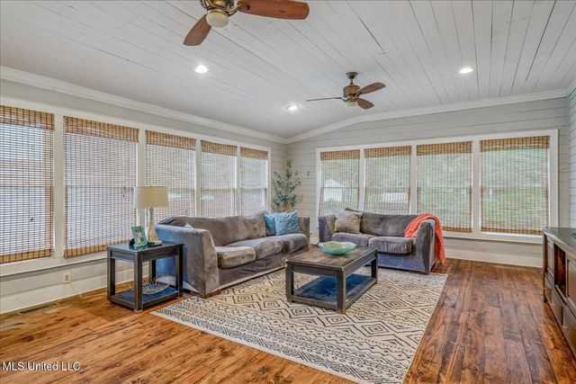 260 E College Avenue, Holly Springs, MS 38635