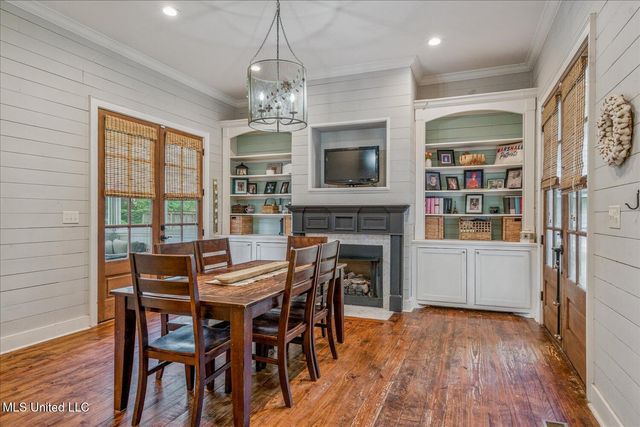 260 E College Avenue, Holly Springs, MS 38635