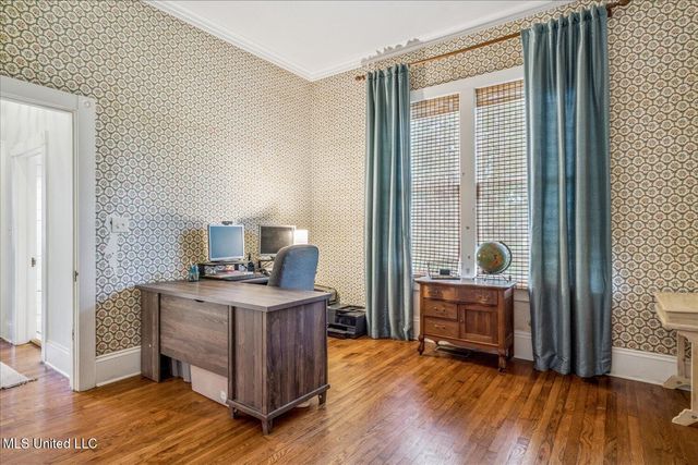 260 E College Avenue, Holly Springs, MS 38635