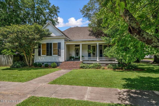 260 E College Avenue, Holly Springs, MS 38635