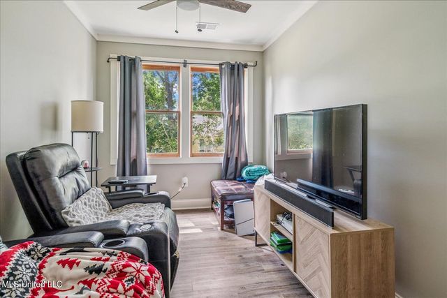 260 E College Avenue, Holly Springs, MS 38635