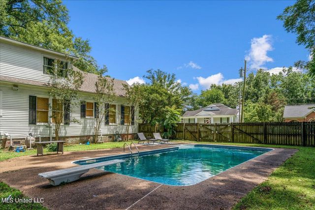 260 E College Avenue, Holly Springs, MS 38635