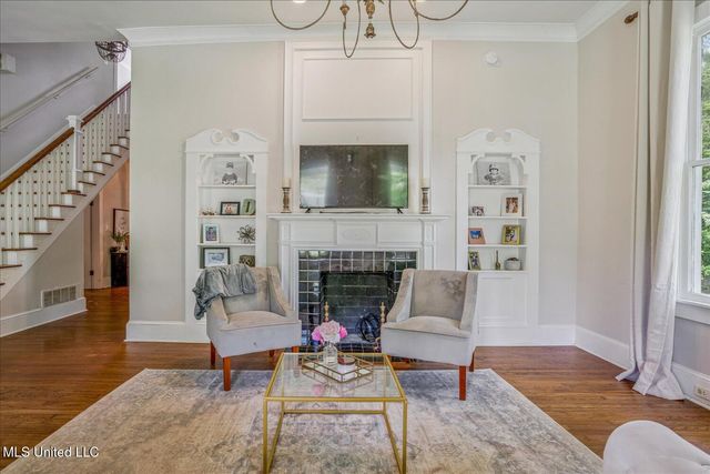 260 E College Avenue, Holly Springs, MS 38635