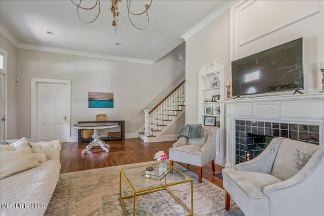 260 E College Avenue, Holly Springs, MS 38635