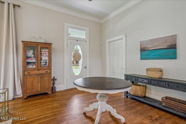 260 E College Avenue, Holly Springs, MS 38635