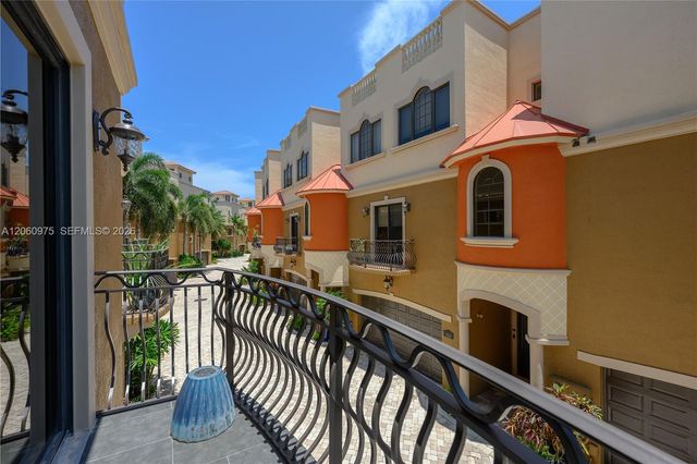 2106 SE 7th Street 2106, Pompano Beach, FL 33062
