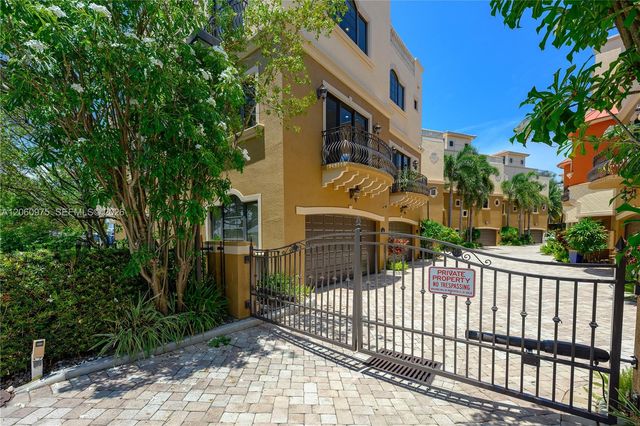 2106 SE 7th Street 2106, Pompano Beach, FL 33062