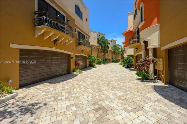 2106 SE 7th Street 2106, Pompano Beach, FL 33062