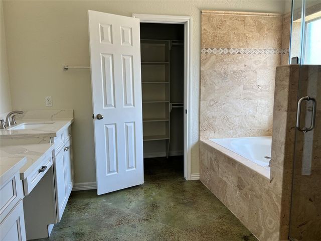 13354 Knollcrest Street, Houston, TX 77015