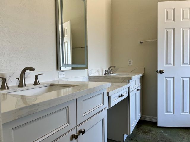 13354 Knollcrest Street, Houston, TX 77015