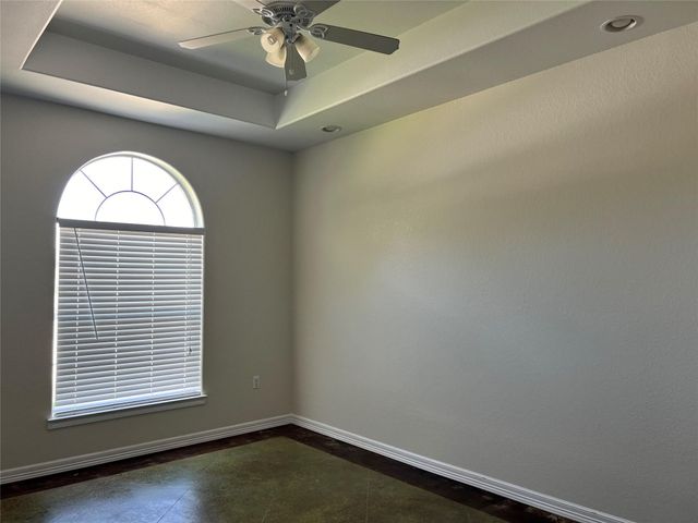 13354 Knollcrest Street, Houston, TX 77015