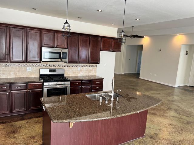 13354 Knollcrest Street, Houston, TX 77015