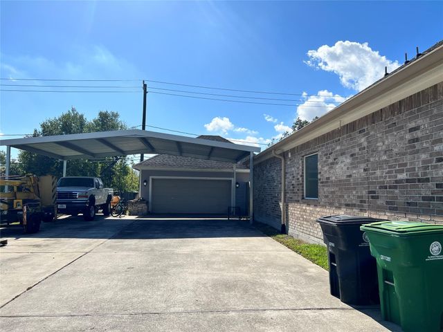13354 Knollcrest Street, Houston, TX 77015