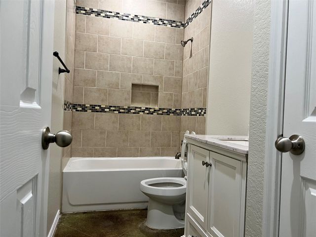 13354 Knollcrest Street, Houston, TX 77015