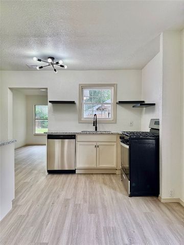 202 E Northrup Drive, Midwest City, OK 73110