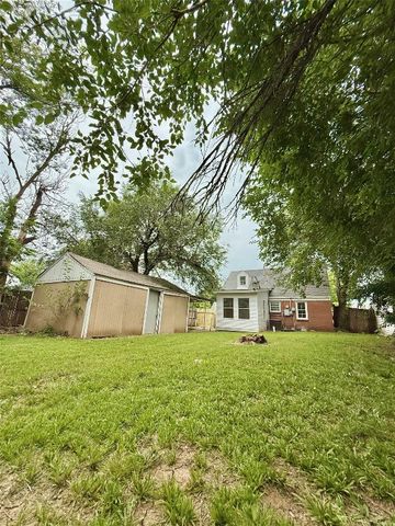202 E Northrup Drive, Midwest City, OK 73110