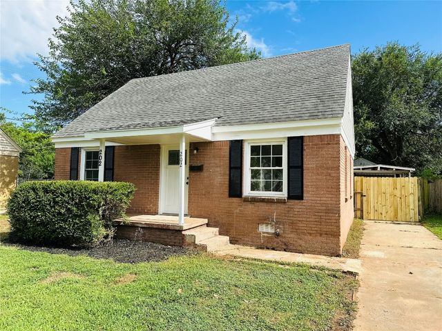 202 E Northrup Drive, Midwest City, OK 73110