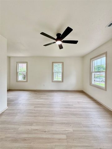 202 E Northrup Drive, Midwest City, OK 73110
