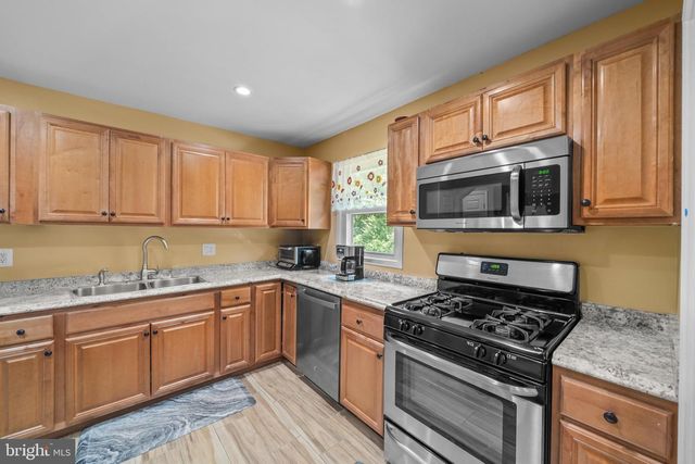 13415 KINGSMAN RD, Woodbridge, VA 22193