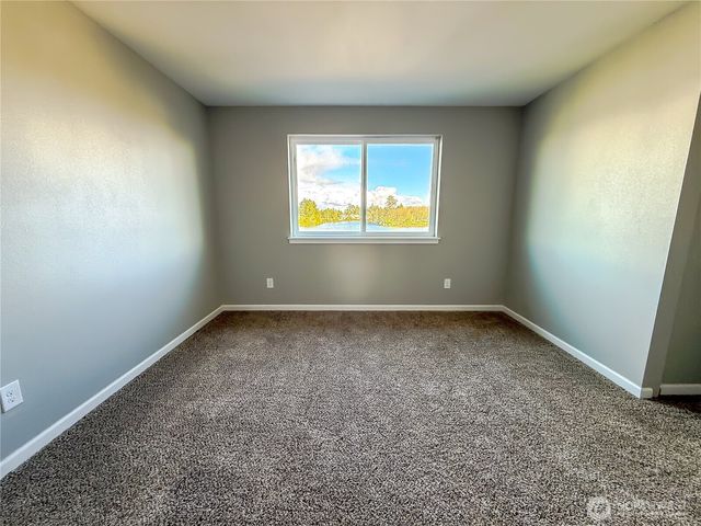 582 Mount Olympus Avenue SE, Ocean Shores, WA 98569