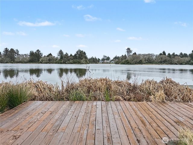 582 Mount Olympus Avenue SE, Ocean Shores, WA 98569