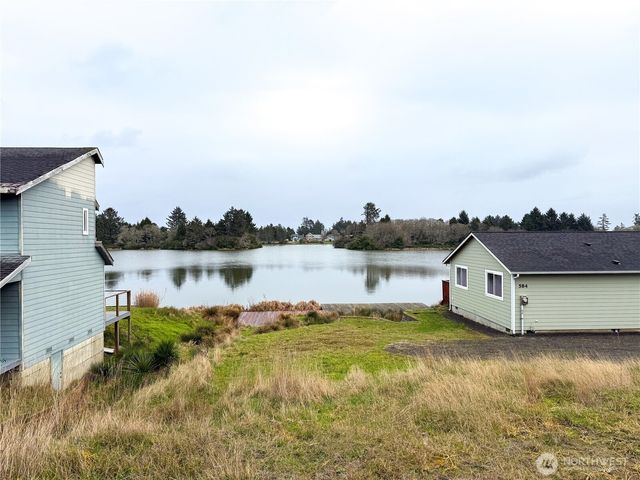 582 Mount Olympus Avenue SE, Ocean Shores, WA 98569