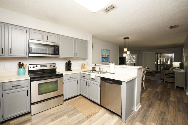 55 Bay Drive UNIT 2202, Niceville, FL 32578