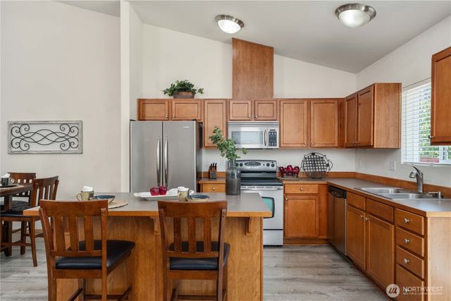 28221 241st Avenue SE, Maple Valley, WA 98038