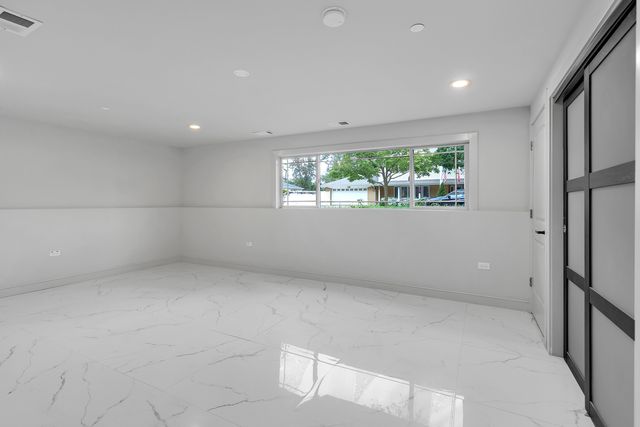 9100 Kenton Avenue, Skokie, IL 60076