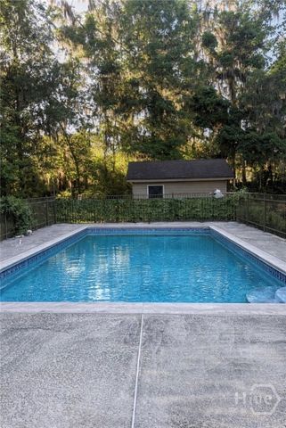 8609 Gohler Avenue, Savannah, GA 31406