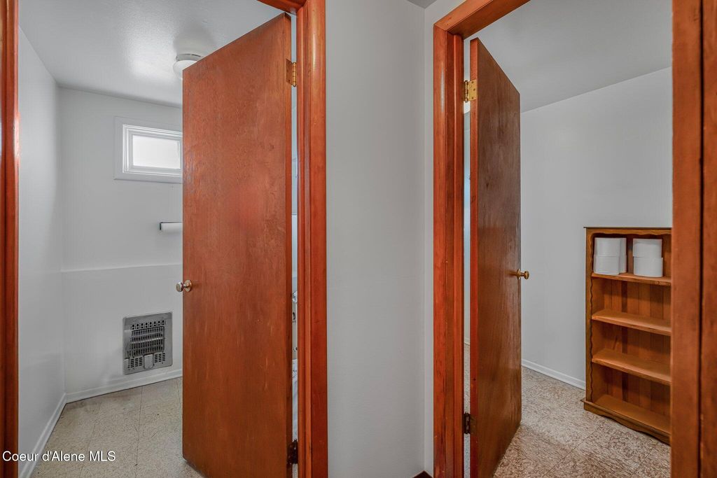 19459 W Riverview DR, Post Falls, ID 83854 photo 16