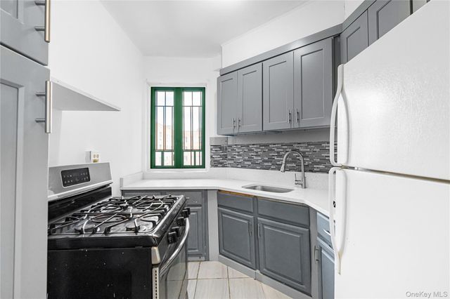 1946 E Tremont Avenue 5H, Bronx, NY 10462