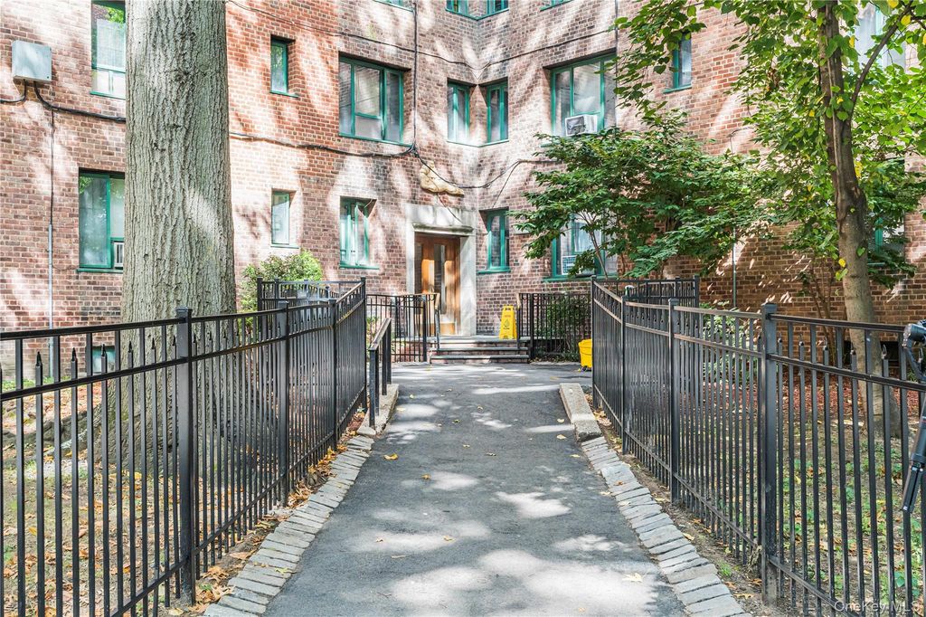 1946 E Tremont Avenue 5H, Bronx, NY 10462