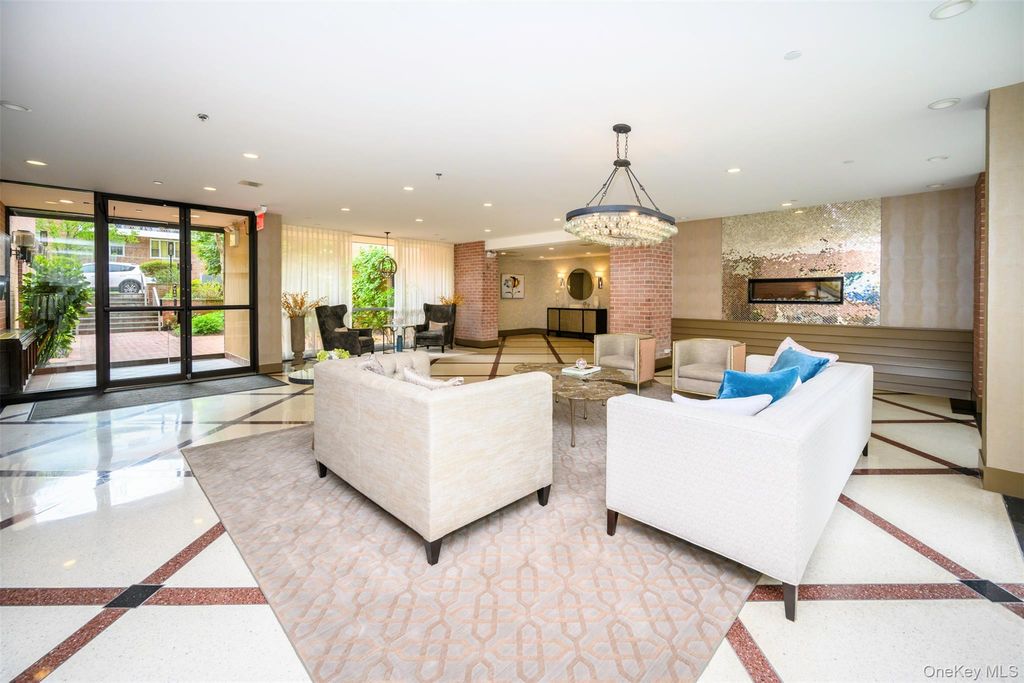 20 Canterbury Road 3A, Great Neck, NY 11021 — photo 2