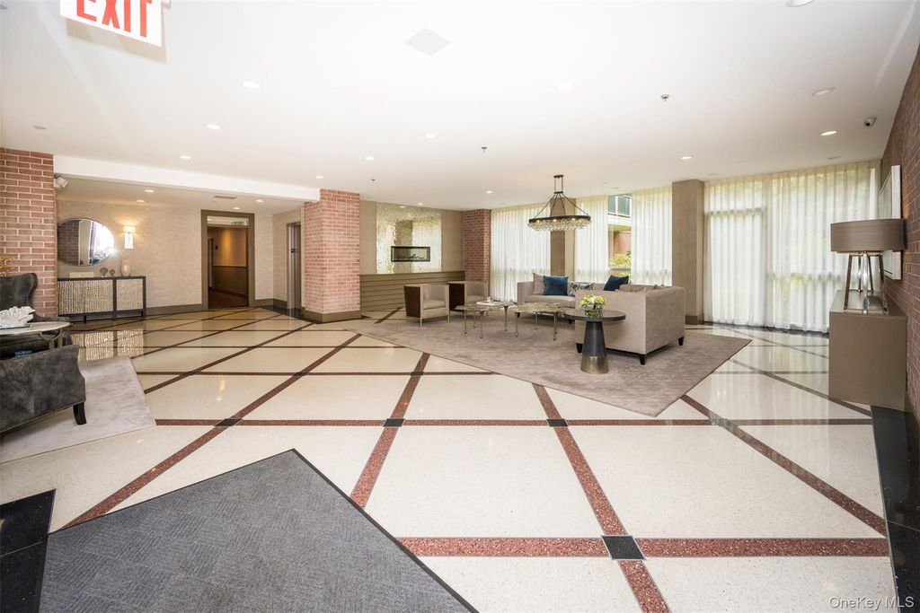 20 Canterbury Road 3A, Great Neck, NY 11021 — photo 5