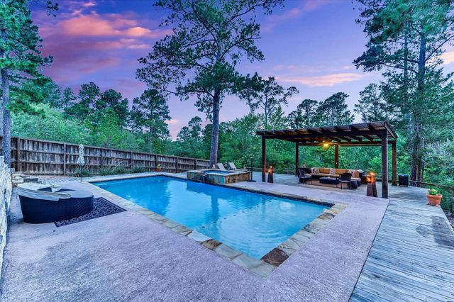 344 Tahitian DR, Bastrop, TX 78602