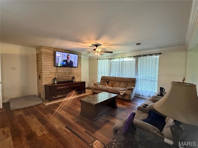 2707 N Service Road, St Clair, MO 63077