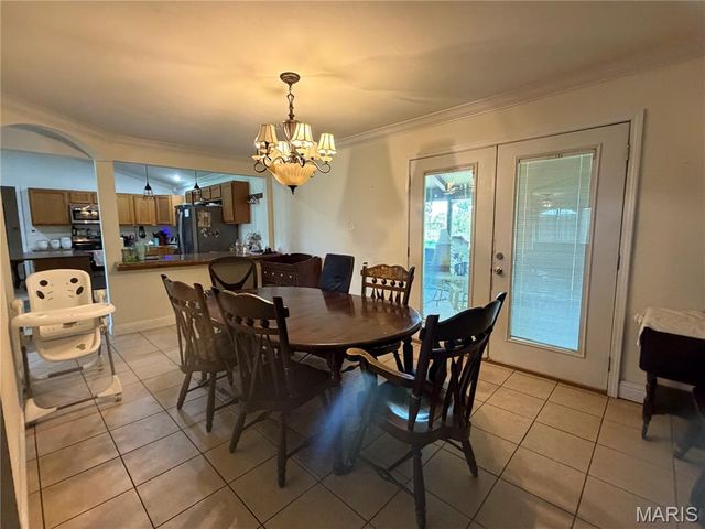 2707 N Service Road, St Clair, MO 63077