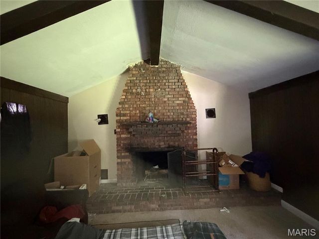 2707 N Service Road, St Clair, MO 63077