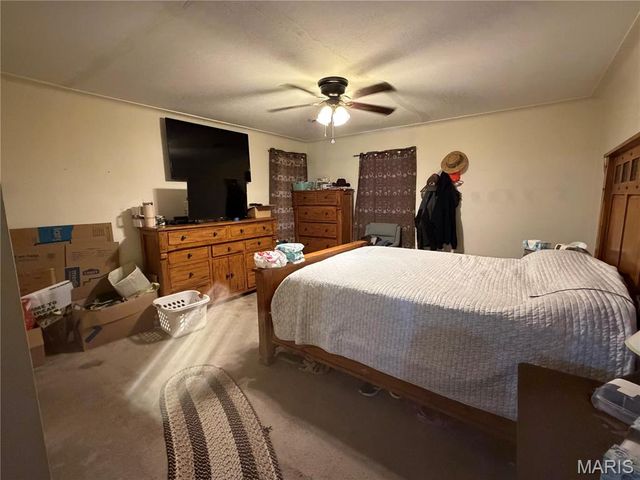 2707 N Service Road, St Clair, MO 63077