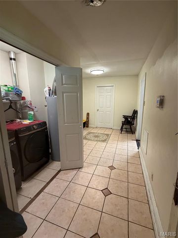 2707 N Service Road, St Clair, MO 63077