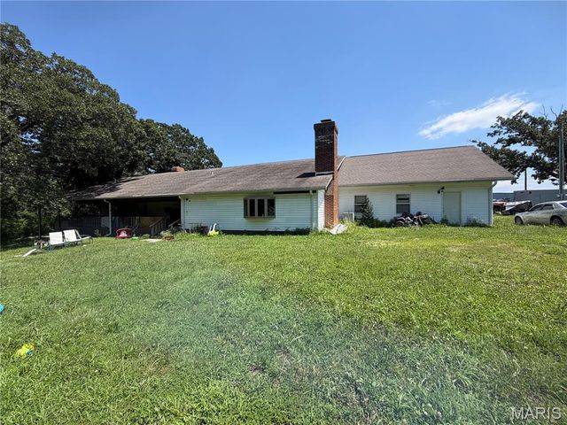 2707 N Service Road, St Clair, MO 63077